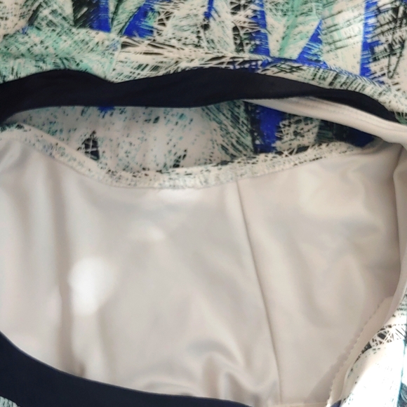 SALE: EleVen by Venus Williams Print Fitted Tank Top, Medium - Picture 9 of 10